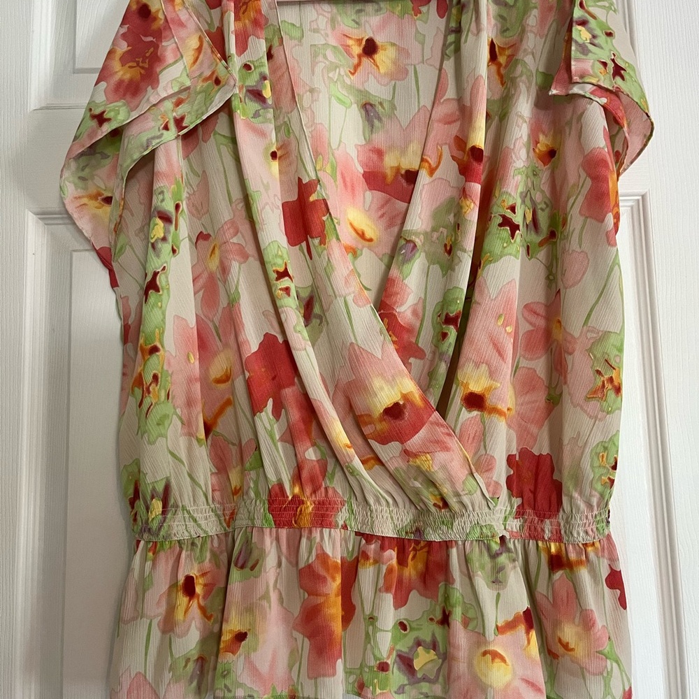 Kenneth Cole New York Peplum blouse, no size listed, measures as a 2x.